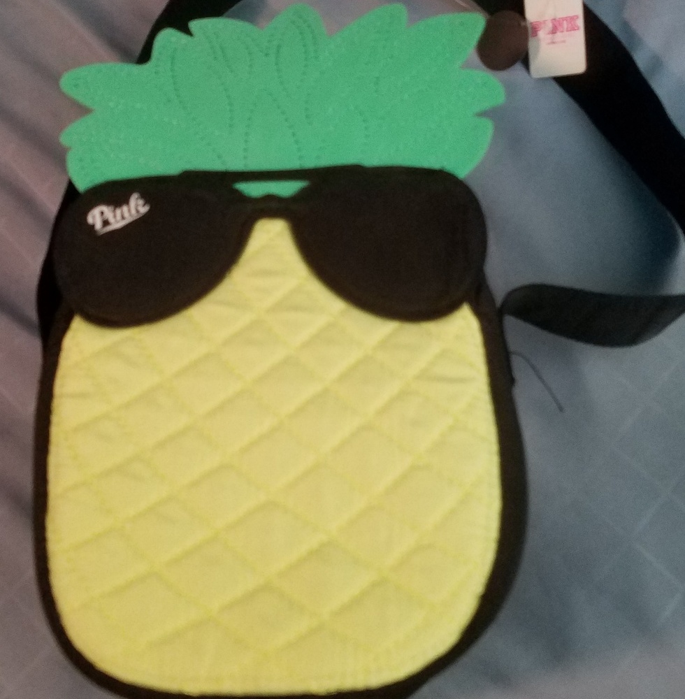 Pink pineapple lunchbox